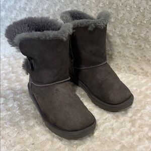 UGG BAILEY BUTTON BOOTS FOR LITTLE GIRL SZ. 3